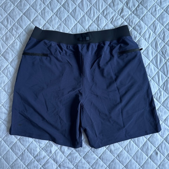 Fabletics “The Franchise Short”, Black, XL, brand new - Picture 2 of 3